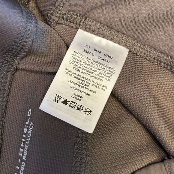 Columbia Omni Shield advanced repellency crop legging in color: gray. Size M. I6 - Picture 8 of 9